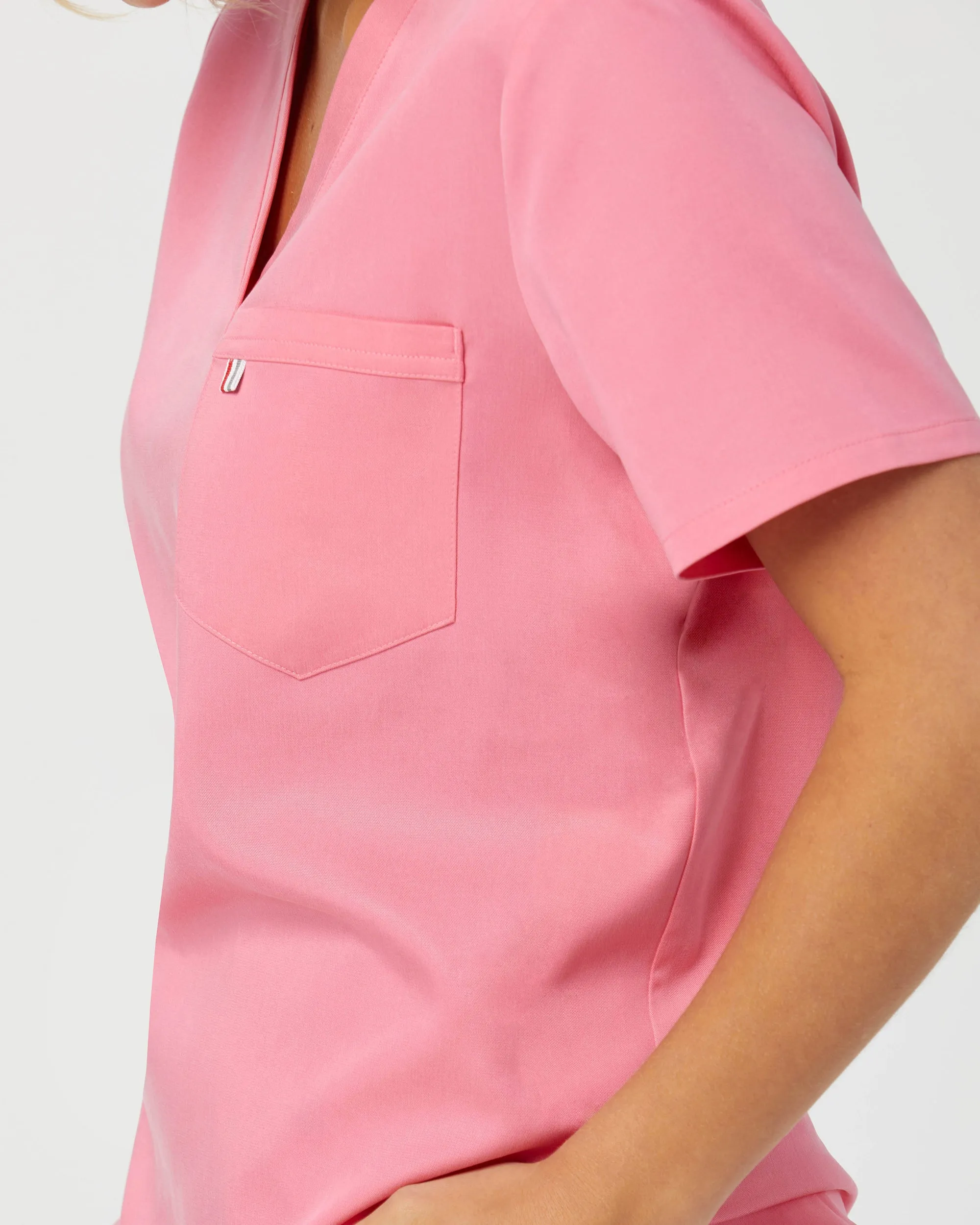 TENCEL™ Sal‎ ‎ Essential Scrub Top